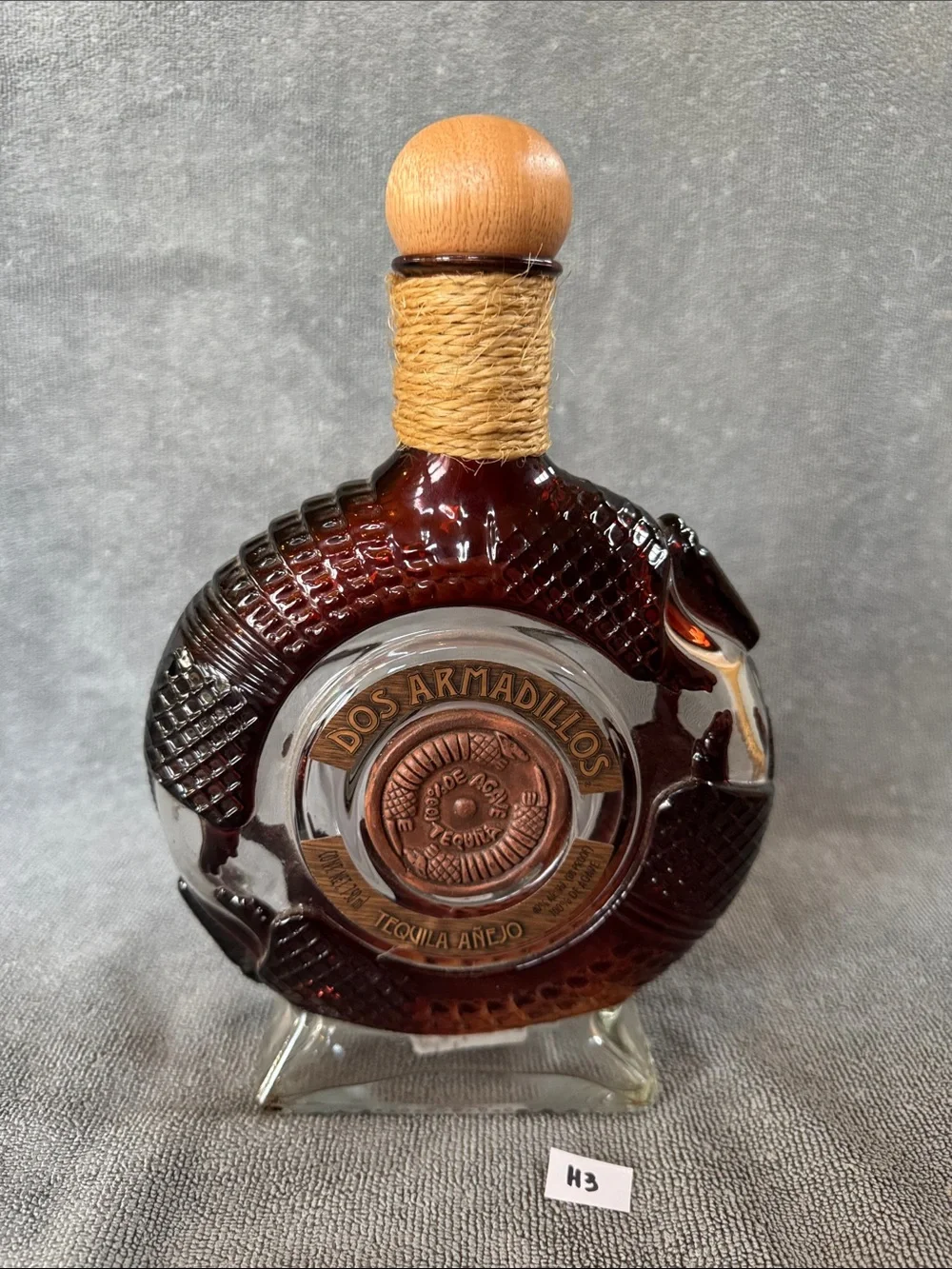 Dos Armadillos empty collectible